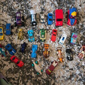 Huge Hot Wheels & Matchbox Toy Car Lot - 24 Pieces